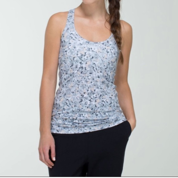 ✨LULULEMON✨ Racerback Active Tank - Picture 2 of 5